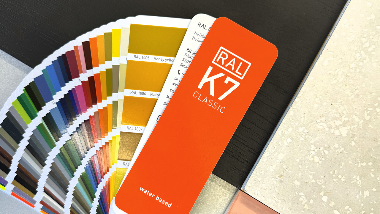 RAL K7 Fan Deck for formgivare in Linköping