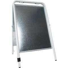 DM AB Gatuställ Sign 50 x 70 cm vit